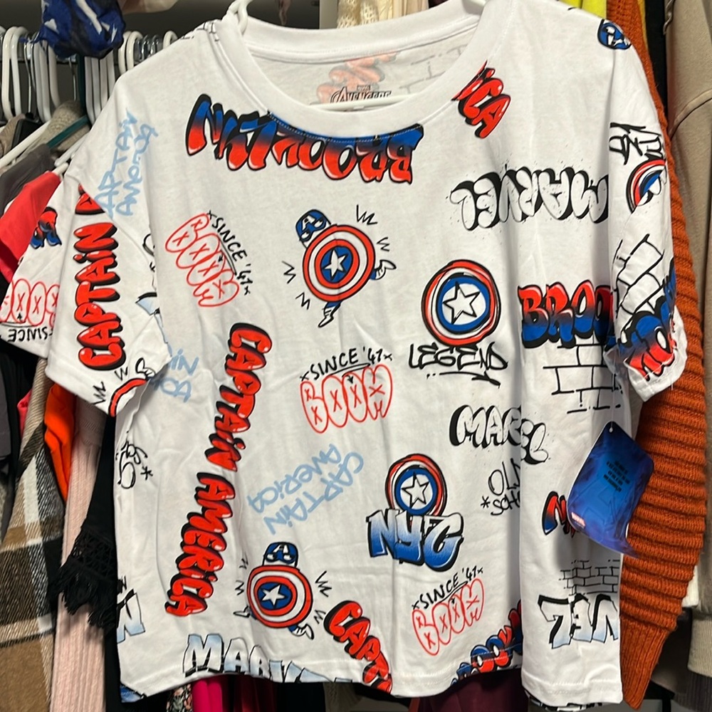 NWT Marvel graffiti tshirt